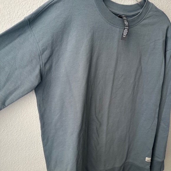 Vuori Long Sleeve top small - Picture 3 of 6